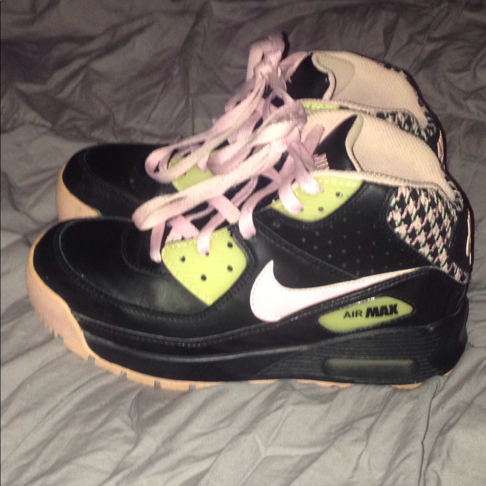 Nike Air boot/sneakers pink & blk 6Y